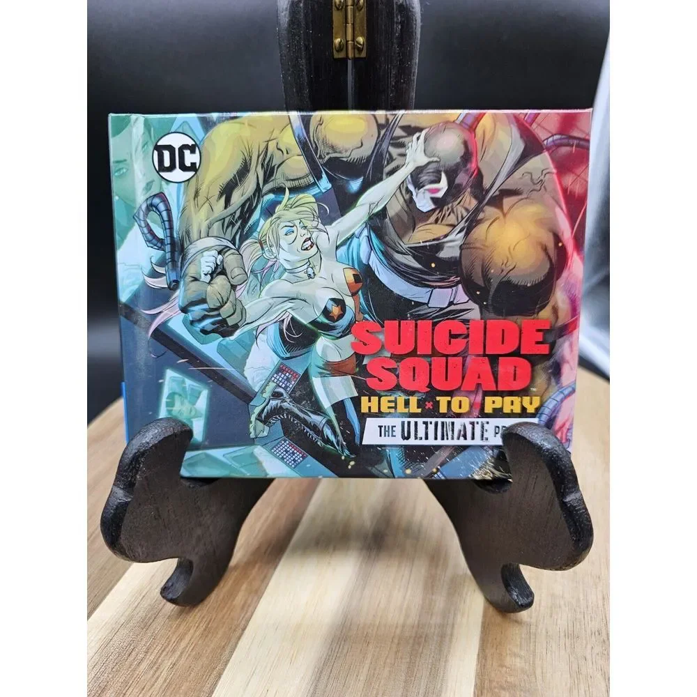 DC Suicide Squad Hell To Pay Hardcover Book ~‎ Rare
